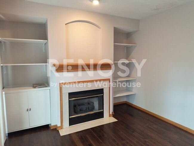 Building Photo - 4BD/2BA in Hopkins Available Now