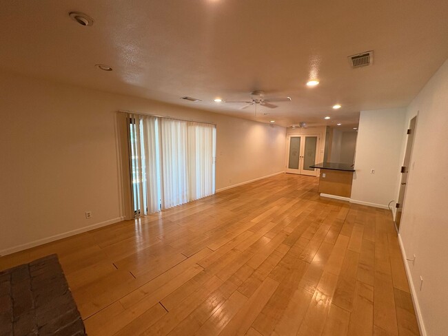 Building Photo - NW Reedley Home Near Shopping Center Rent ...