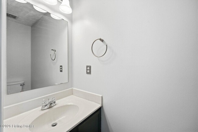 Building Photo - 4029 Orchard Lake Dr