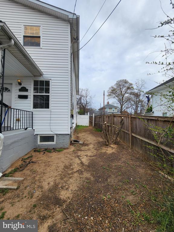 Building Photo - 4244 Clay St NE