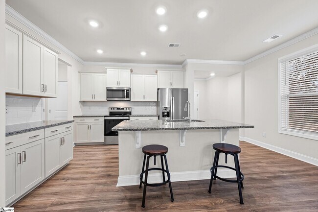 Building Photo - 218 Reynard Trl