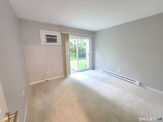 Building Photo - 303 Willow Springs