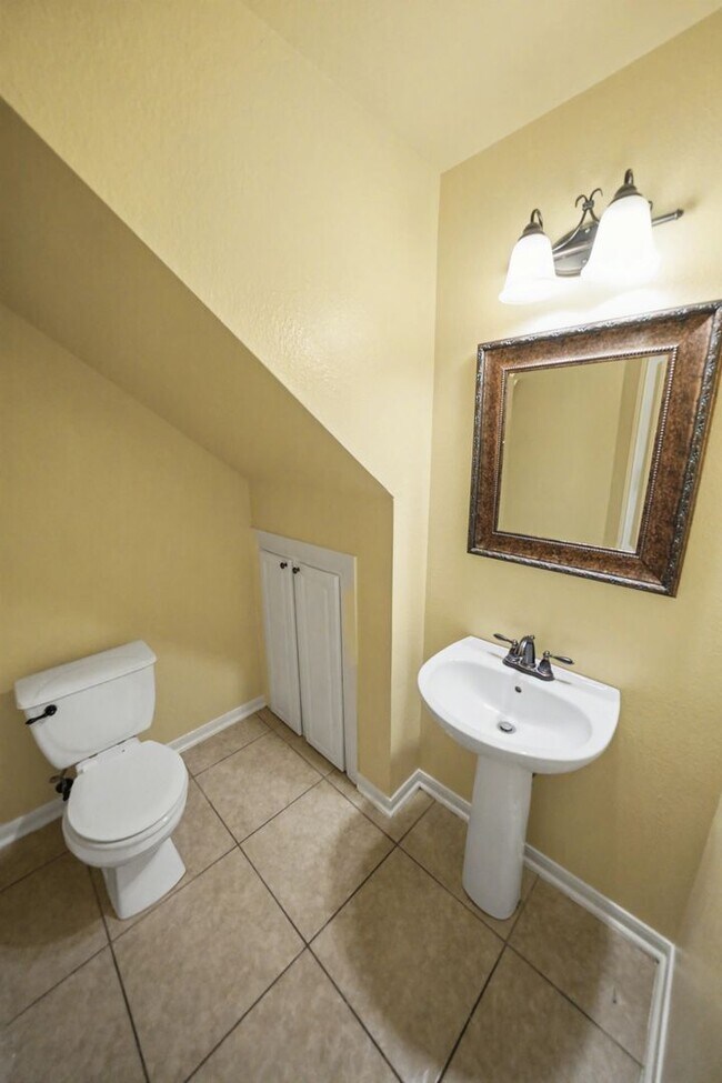 Building Photo - Beautiful 5-Bedroom Home in Schertz - Realtor Commission: $750