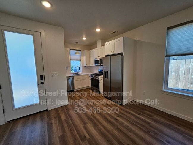 Building Photo - 7480 N Oswego Ave