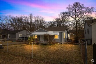 Building Photo - Newly Renovated 4 Bedroom 2 Bath Home with...