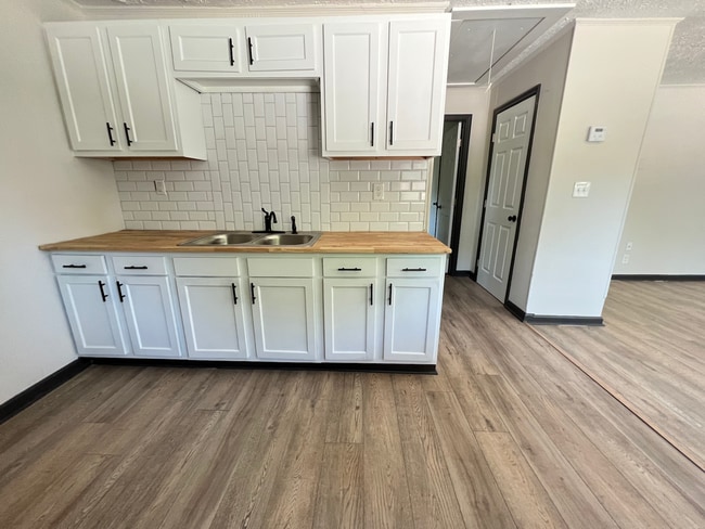 Building Photo - 3010 Indiana Ave