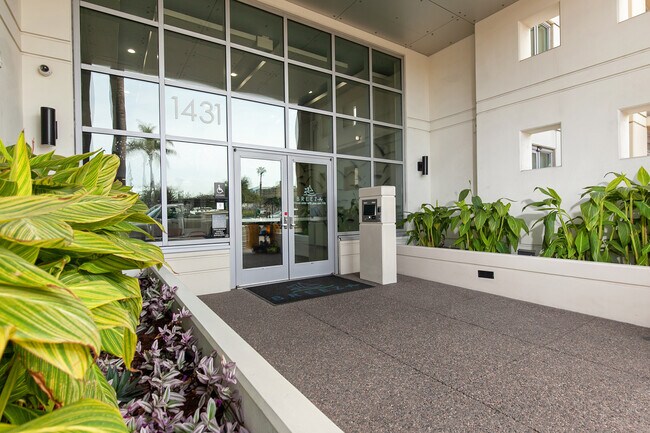 Entrance - 1431 Pacific Hwy