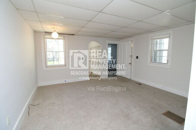Building Photo - 40 Grove St
