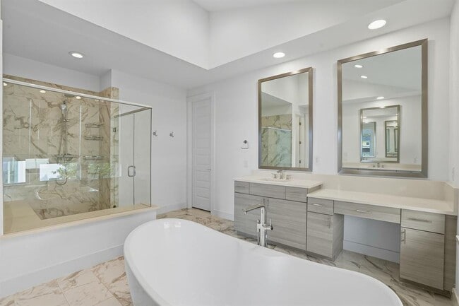 Building Photo - 5432 Agatha Cir