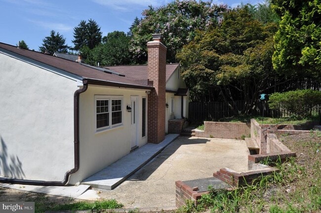 Building Photo - 4302 Locust Ln