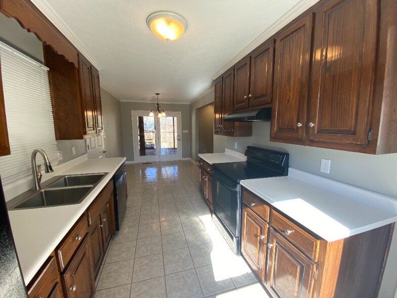 Building Photo - 850 Ronald Ct