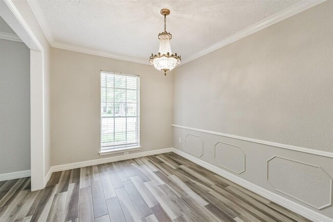 Building Photo - 28902 Twisted Oak Dr