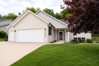Building Photo - 2107 Ponderosa Dr SW