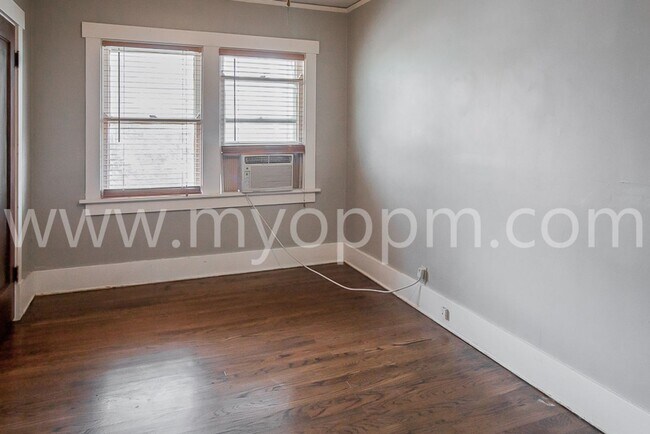 Building Photo - Beautiful 3 Bedroom Apartment | Downtown Benson