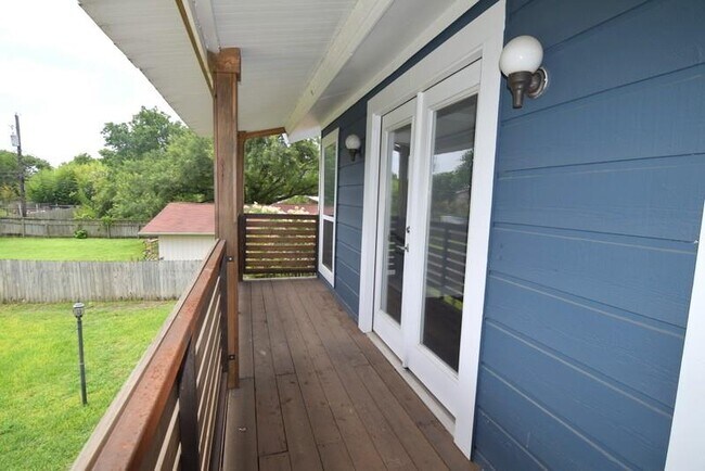 Building Photo - 7513 Carriage Dr