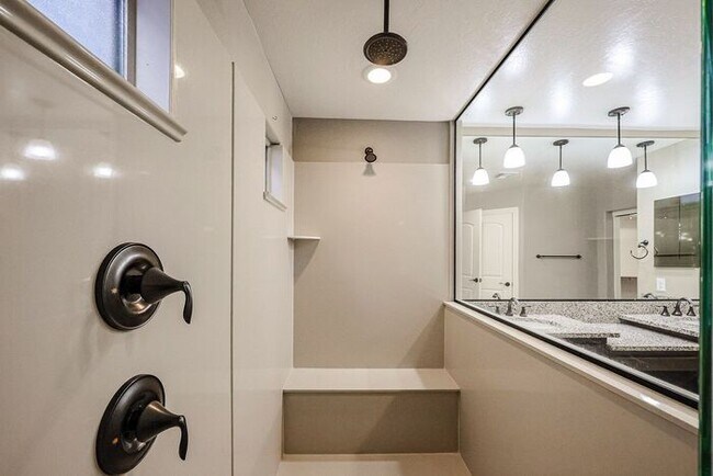 Building Photo - COMING SOON! Great Location!Stunning 6-bedroom Plus 7, 4.5-bathroom home located in Chandler