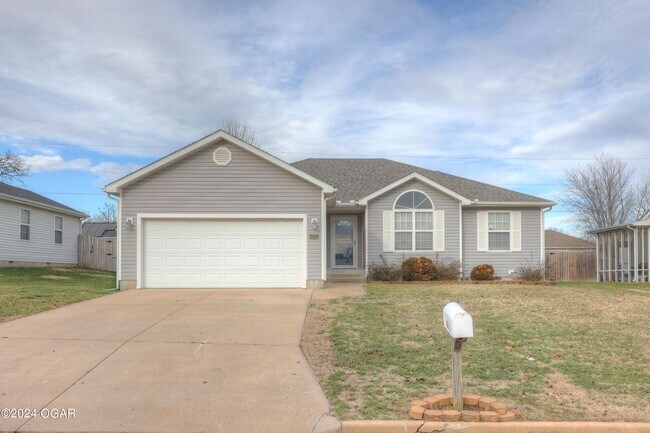 Building Photo - 4231 W 28th St