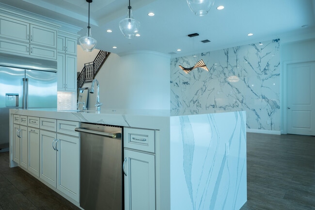 Building Photo - 13026 Artisan Cir