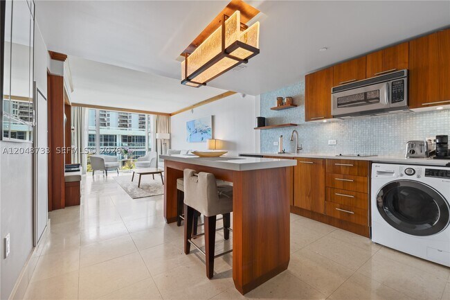 Building Photo - 6801 Collins Ave
