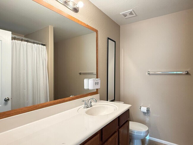 Building Photo - 4533 S 236th Dr