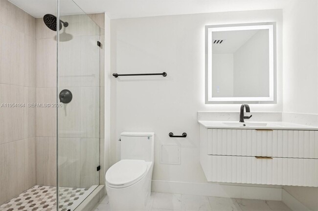 Building Photo - 20225 NE 34th Ct