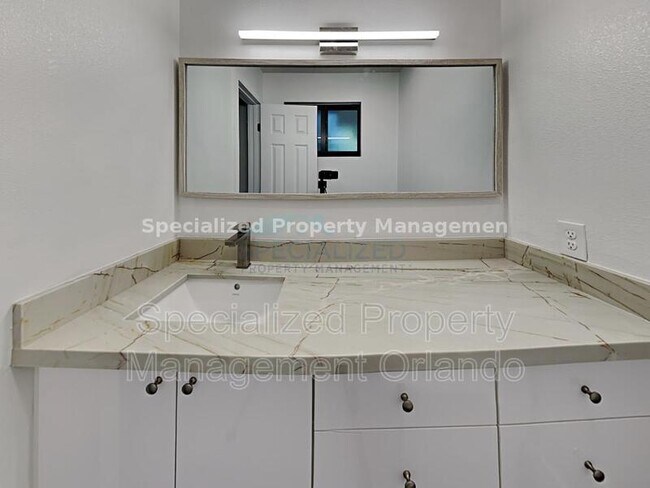 Building Photo - 539 S Keech St