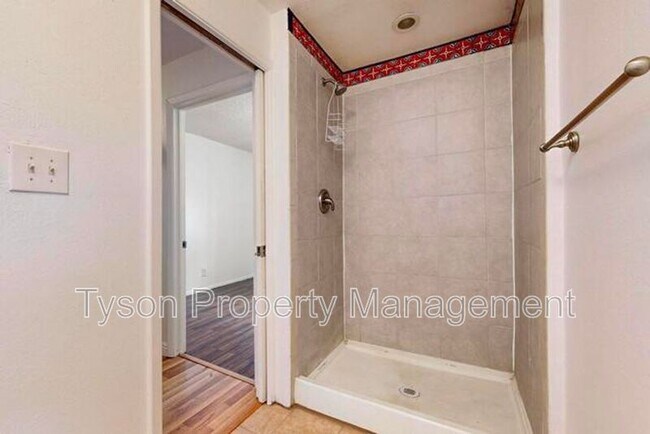 Building Photo - 1630 Griegos Rd NW