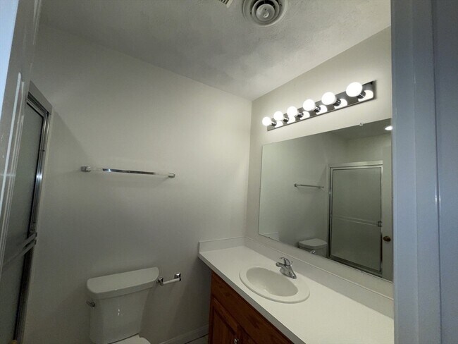 Building Photo - 45 Shawsheen Rd