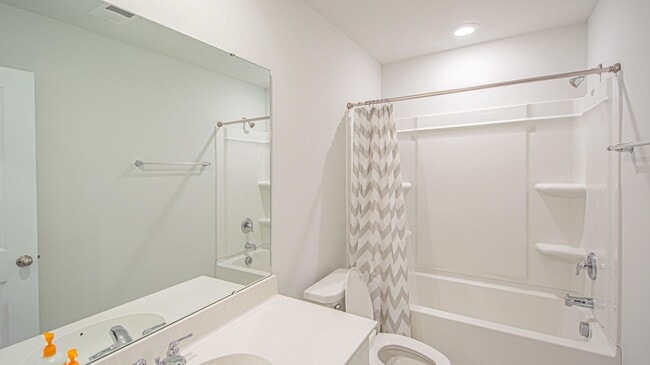 Building Photo - 3 Bedroom/ 2.5 Bath Home - Cane Bay