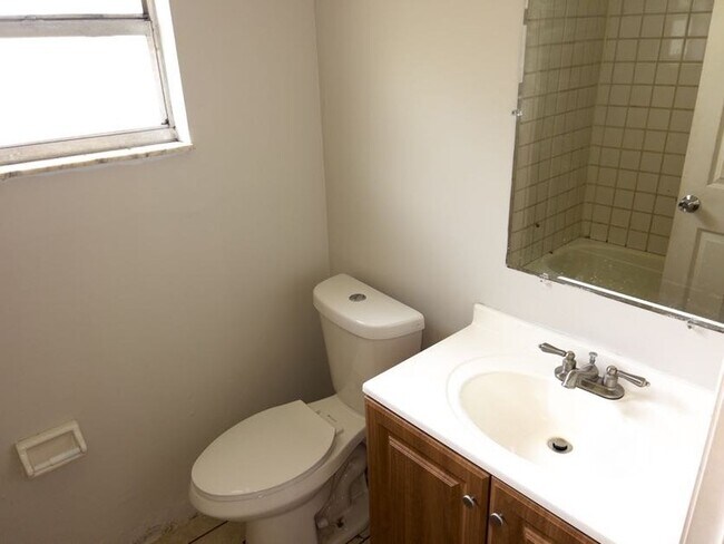 Building Photo - 2803 Griffin Rd