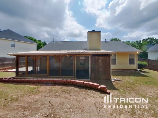 Building Photo - 4461 White Rd