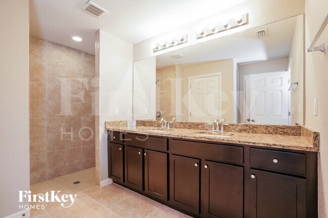 Building Photo - 1114 SW 40th Terrace