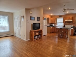 Building Photo - 54 Benedict St