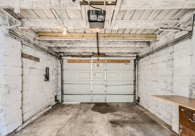 Building Photo - 230 S Highland Ave
