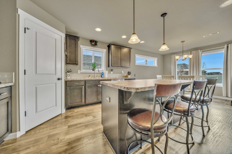 Building Photo - 508 L St NE