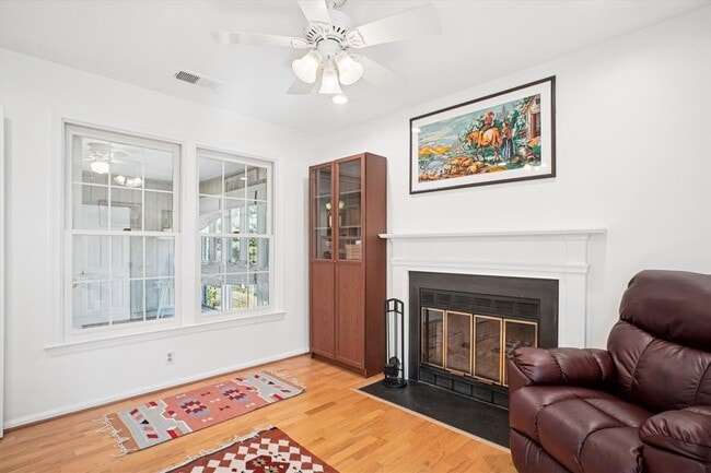 Building Photo - Furnished 2BR/2BA plus den located at Tuck...