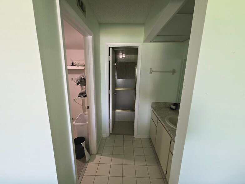 Building Photo - 160 Palm Dr