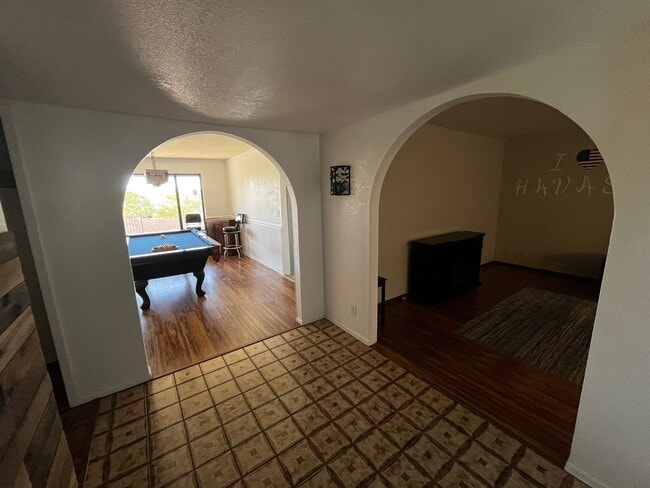 Building Photo - Home for Rent