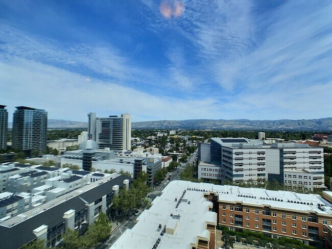 Building Photo - Gorgeous 2 Bedroom/2 Bathroom Condo for Rent at The 88 on the 17th Floor