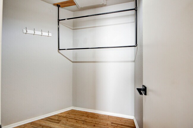 Building Photo - 1225 Briar Patch Way
