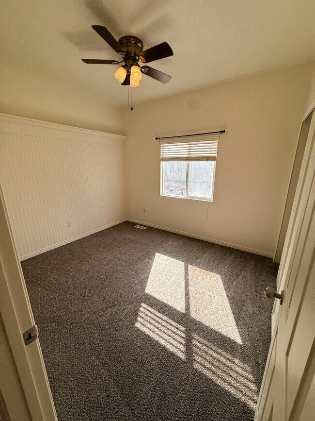 Building Photo - 8825 Jefferson Dr
