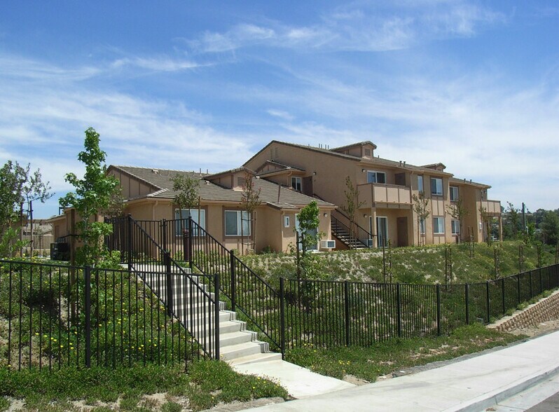 Primary Photo - East Windmill Villa Apartments