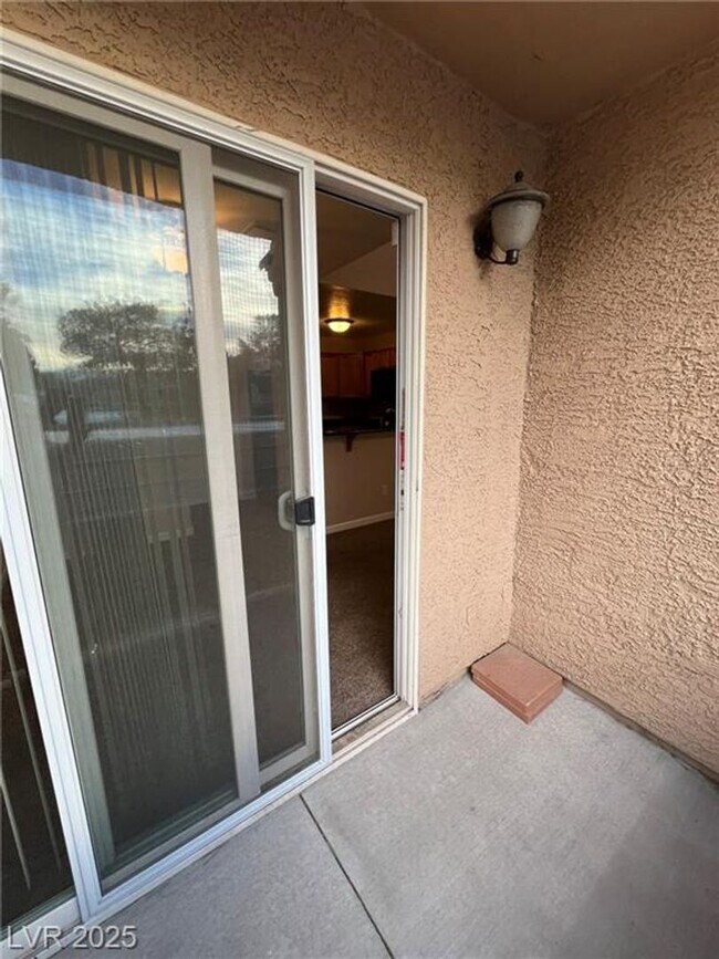 Building Photo - 9325 W Desert Inn Rd