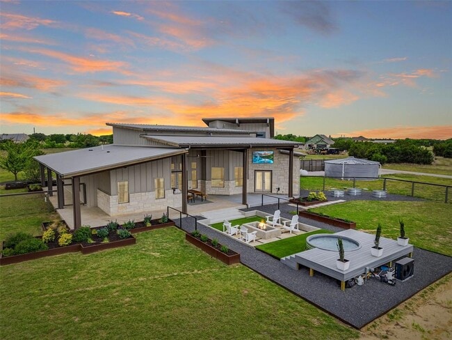 Building Photo - 215 Mesa Vista Dr