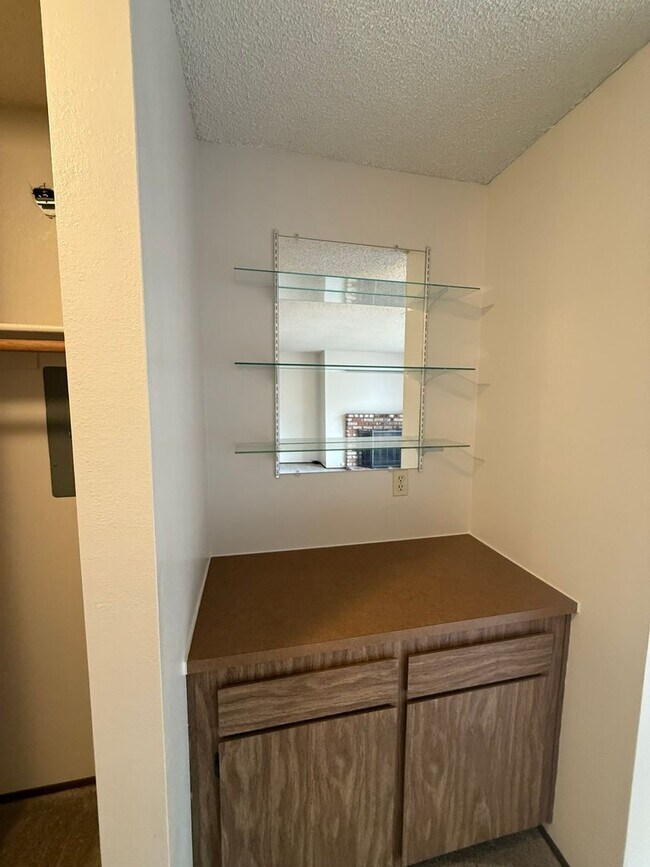 Building Photo - 765 Pope Dr