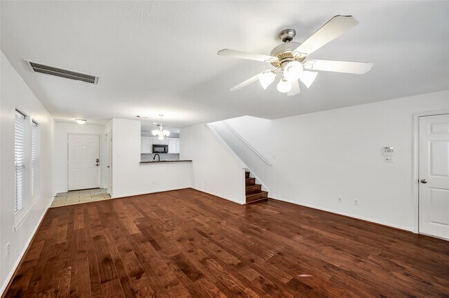 Building Photo - 1719 Redwing Bluff Dr