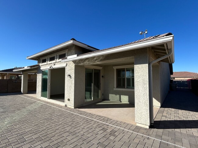 Building Photo - 8609 N 89th Dr