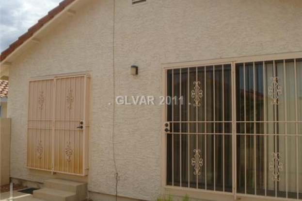 Building Photo - 8432 Mulcahy Ave