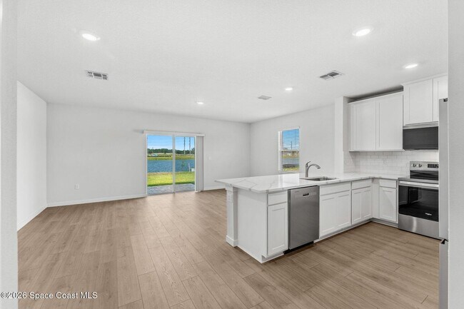 Building Photo - 9732 Venetian Sq