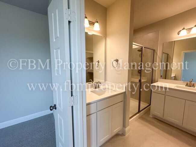 Building Photo - 2069 Layla Dr